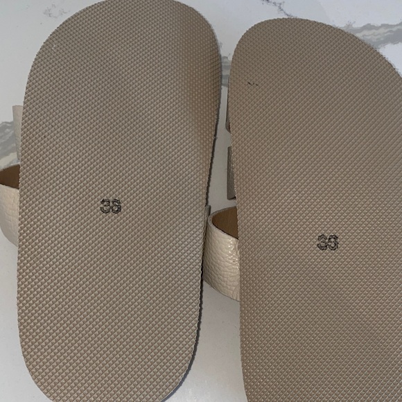 INTENTIONALLY BLANK Cream Textured Sandals - Picture 5 of 5